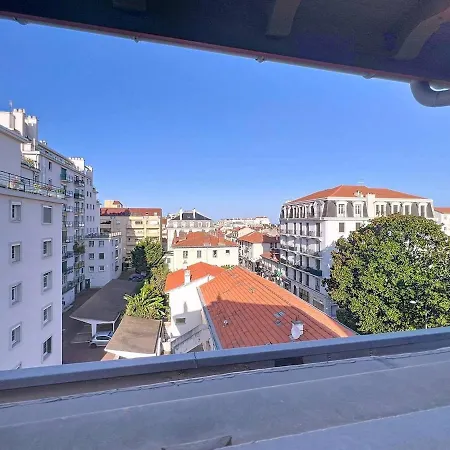 Petit Cocon Sous Les Toits Au Centre De Apartment