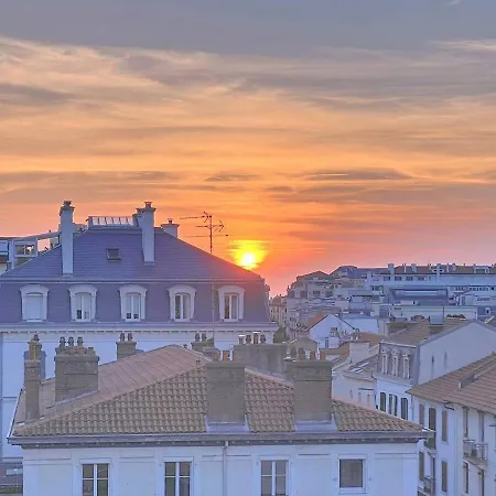 Petit Cocon Sous Les Toits Au Centre De Biarritz