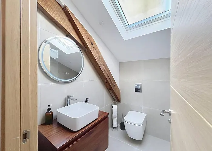 Petit Cocon Sous Les Toits Au Centre De Biarritz